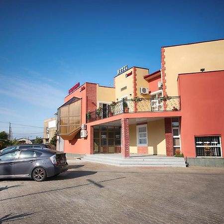 Hotel Tamari Кутаиси Екстериор снимка