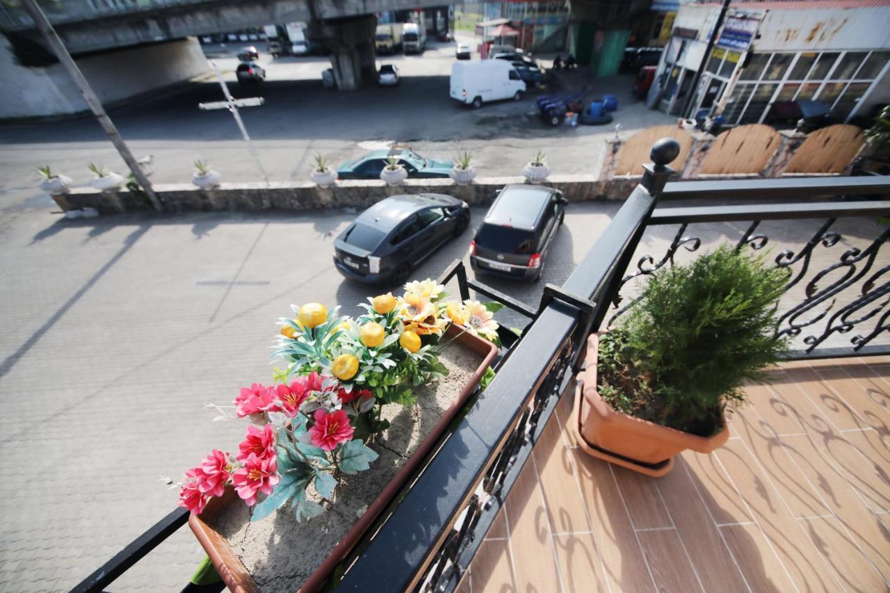 Hotel Tamari Кутаиси Екстериор снимка