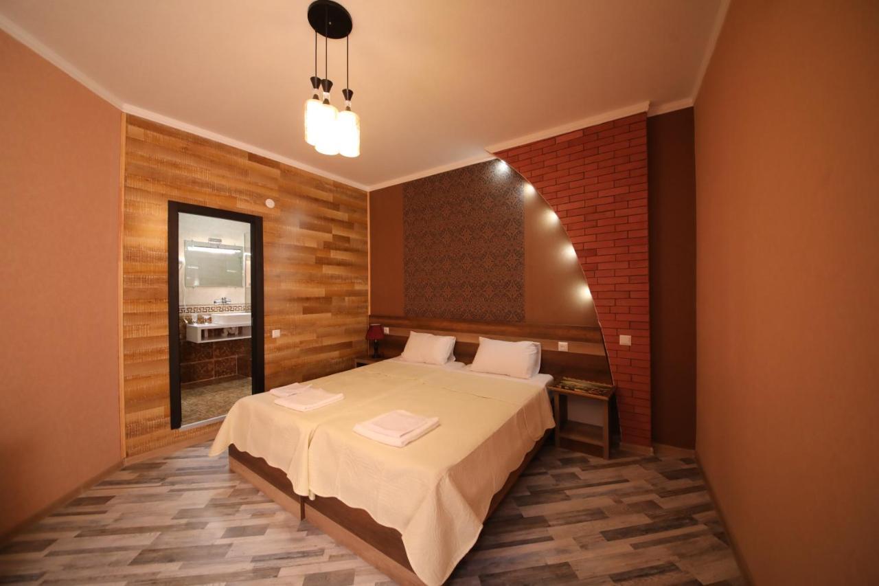 Hotel Tamari Кутаиси Екстериор снимка