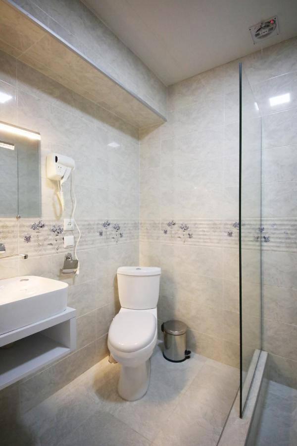 Hotel Tamari Кутаиси Екстериор снимка