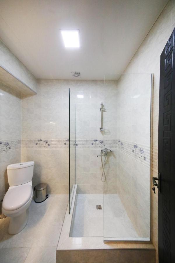 Hotel Tamari Кутаиси Екстериор снимка