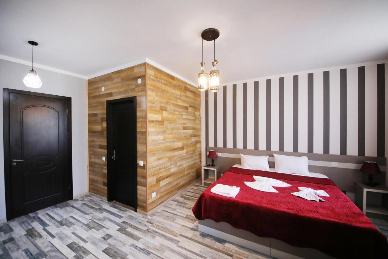 Hotel Tamari Кутаиси Екстериор снимка
