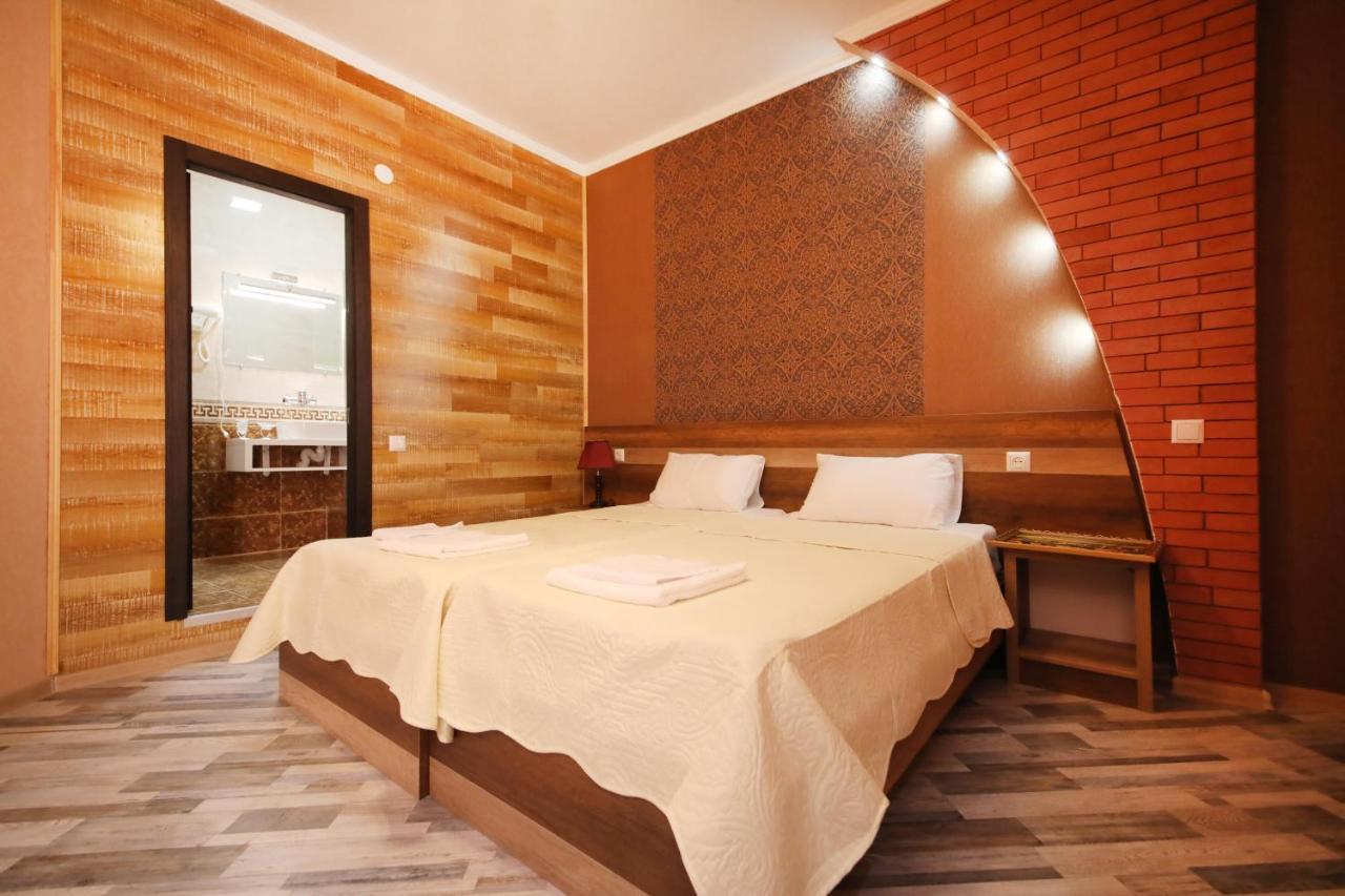 Hotel Tamari Кутаиси Екстериор снимка