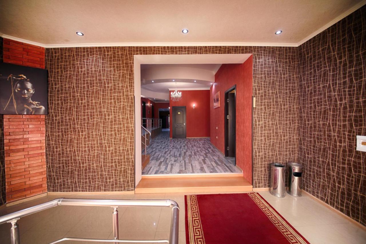 Hotel Tamari Кутаиси Екстериор снимка
