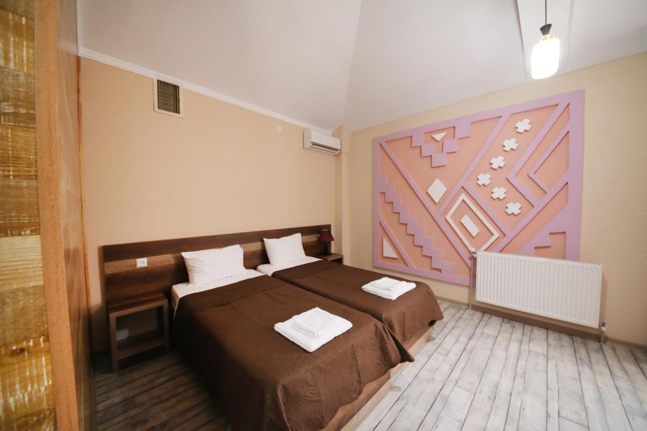 Hotel Tamari Кутаиси Екстериор снимка