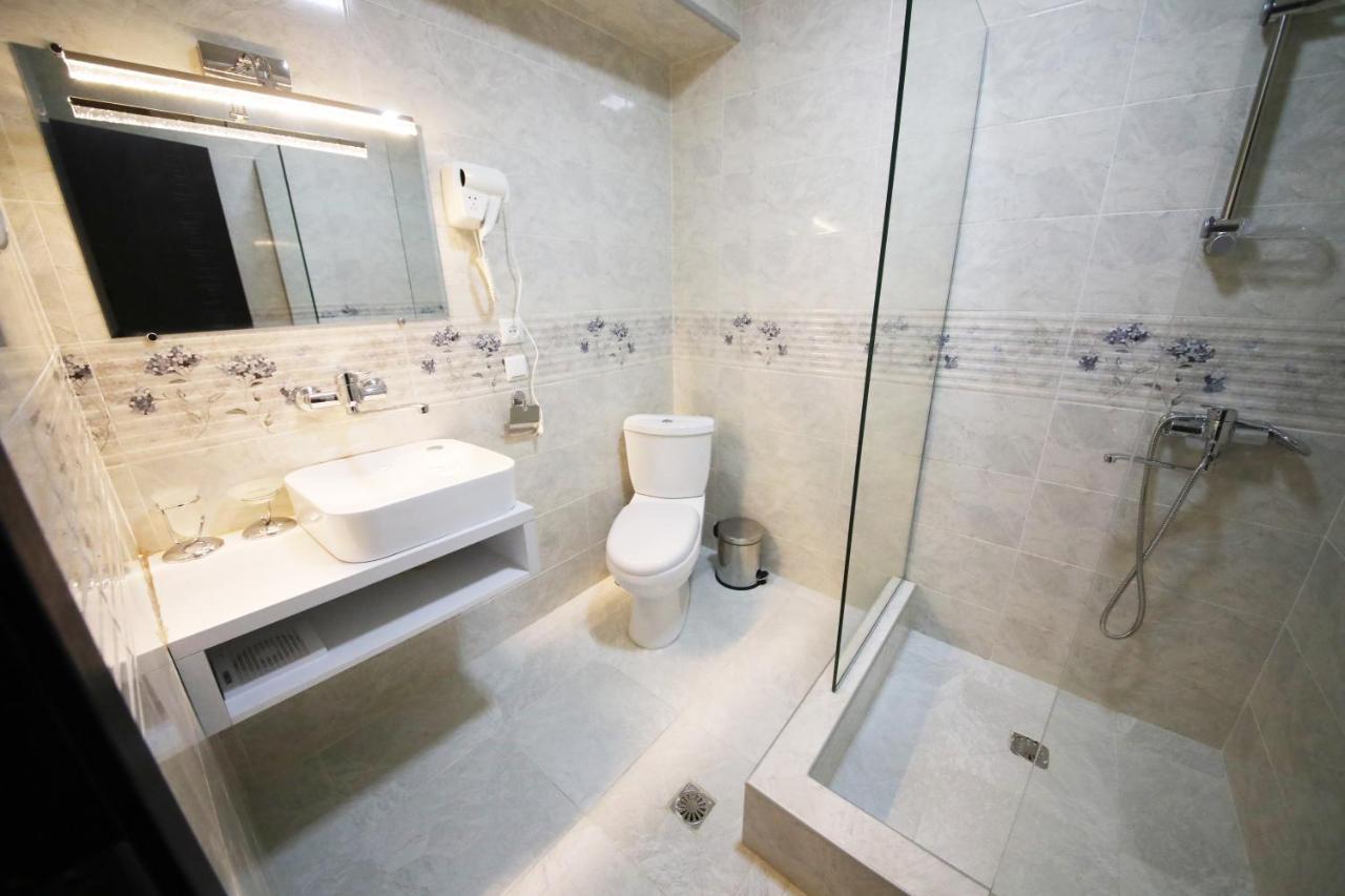 Hotel Tamari Кутаиси Екстериор снимка