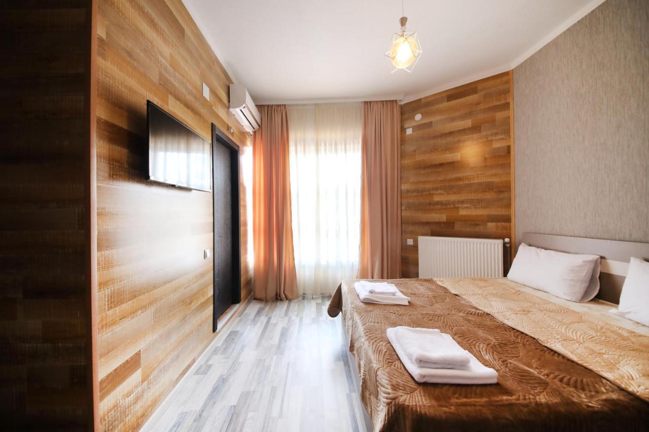 Hotel Tamari Кутаиси Екстериор снимка